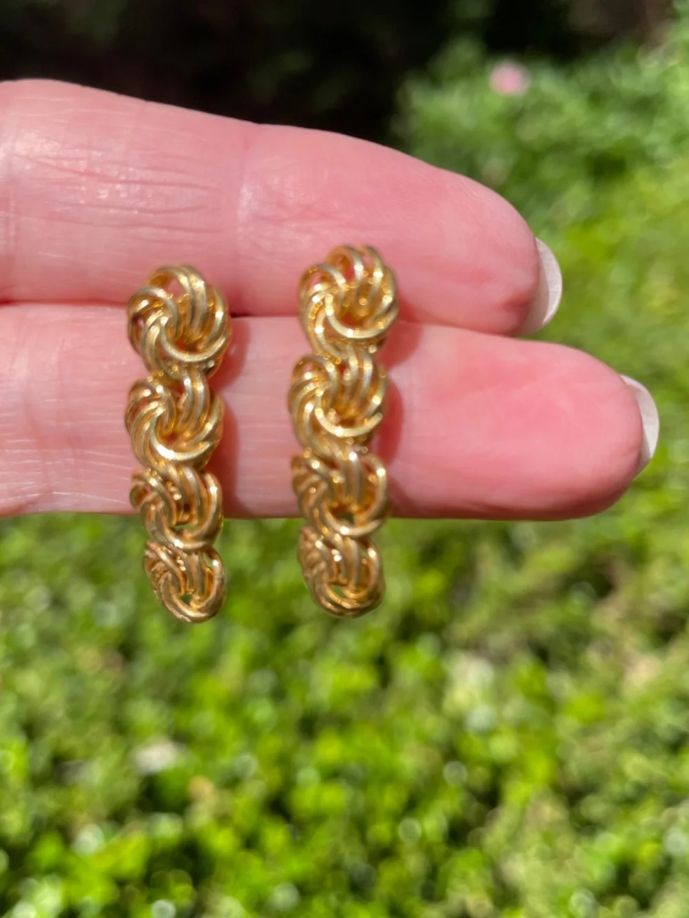 Vintage 80s Rosette-Knot Dangle Drop Earrings in Gold Plate